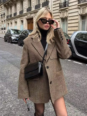 Mathilde | Brun Rute Blazer med Enkel Knaplukning