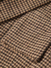 Mathilde | Brun Rute Blazer med Enkel Knaplukning