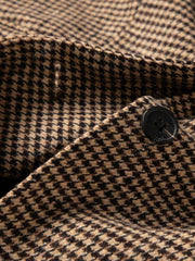 Mathilde | Brun Rute Blazer med Enkel Knaplukning