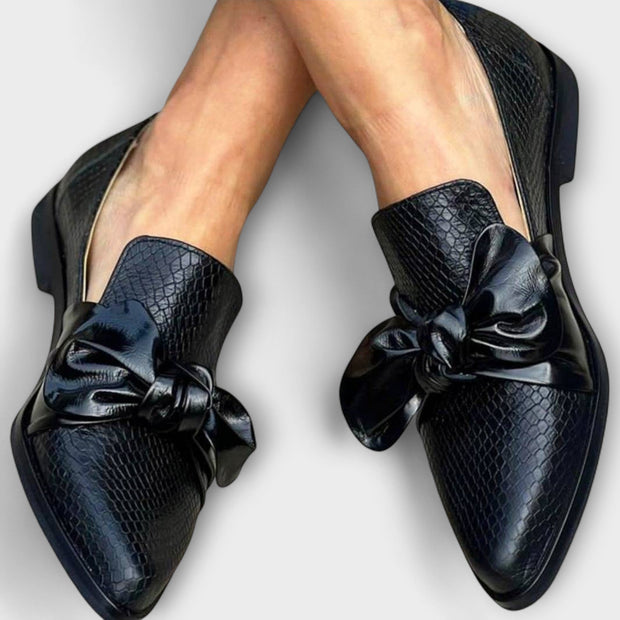 Claudia - Loafers with Bow Detail