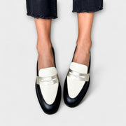 Xara – Sorte Loafers med Metallisk Glans