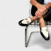 Xara – Sorte Loafers med Metallisk Glans
